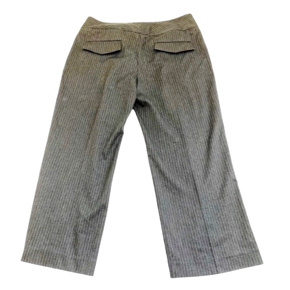 Michael Michael Kors Gray With Tan & Blue Pinstripe Cropped Dress Pants, Size 8 - Picture 4 of 15